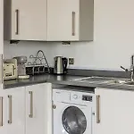 2Br Gem With Balcony 5 Min Stratford Station