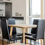 2Br Gem With Balcony 5 Min Stratford Station