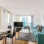 2Br Gem With Balcony 5 Min Stratford Station