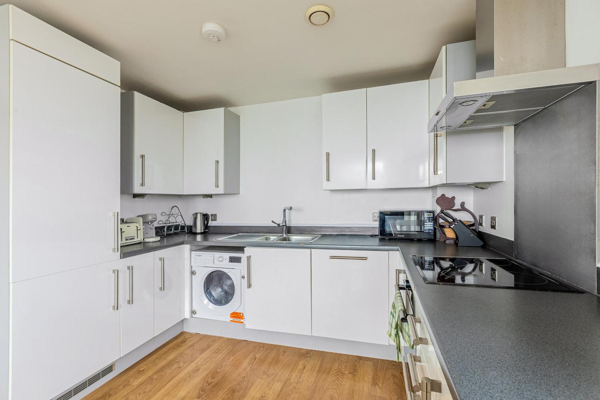 2br Gem With Balcony 5 Min Stratford Station * Londres