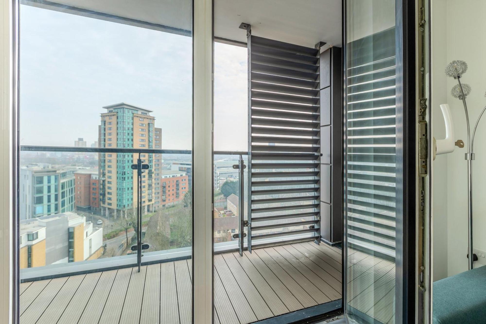 2br Gem With Balcony 5 Min Stratford Station Appartement Londres